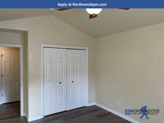 Building Photo - Lots of Room- 3 Bedroom 2 Bath Home with B...