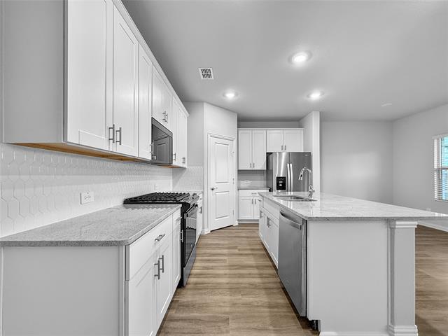 Building Photo - 209 Greenbriar Ln