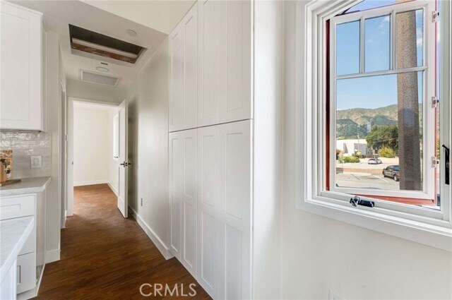 Building Photo - 117 N Vista Bonita Ave