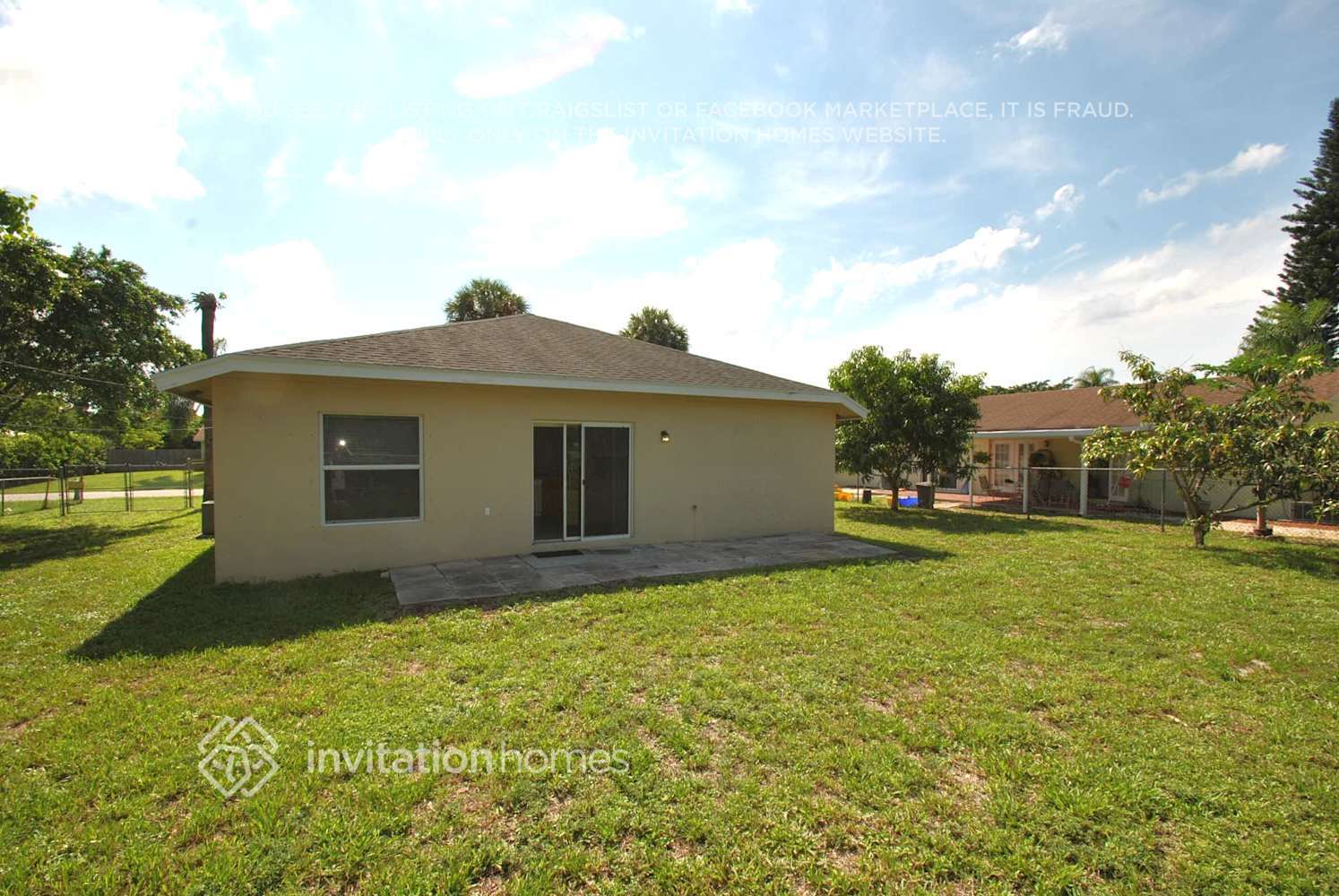Building Photo - 1660 E Breezy Ln