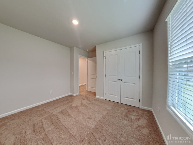 Building Photo - 310 Coleshill Rd