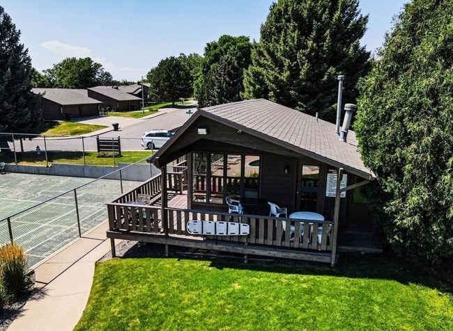 Building Photo - Spacious Condo in West Billings with a tennis court, basketball court & pool!