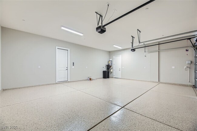 Building Photo - 840 Watford Pl