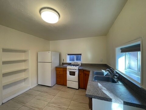 Building Photo - 536 W Alameda St