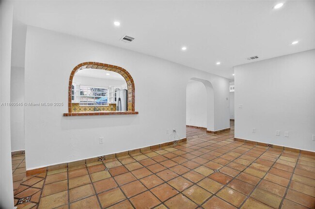 Building Photo - 7941 SW 37th Terrace
