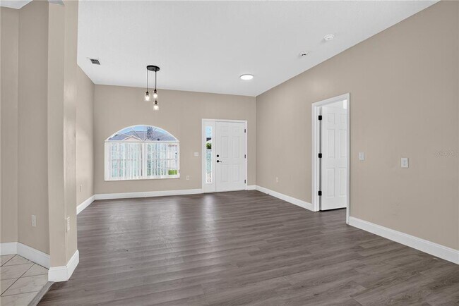 Building Photo - 121 Aurelia Ct