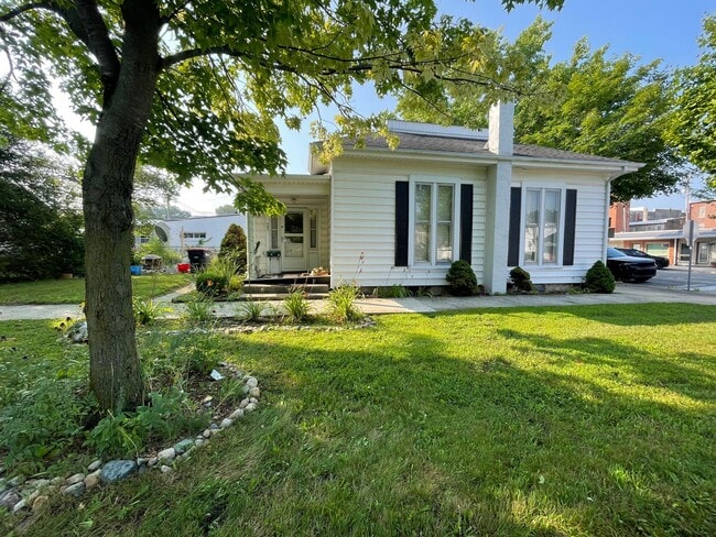 Primary Photo - RENT SPECIAL: ONE MONTH FREE IF LEASED BY ...