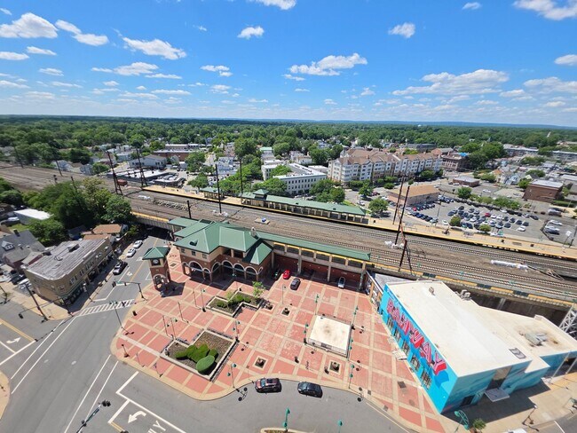 Building Photo - Be the first to occupy this renovated 2-bedroom & 2 full bathrooms condominium with lots of ameni...