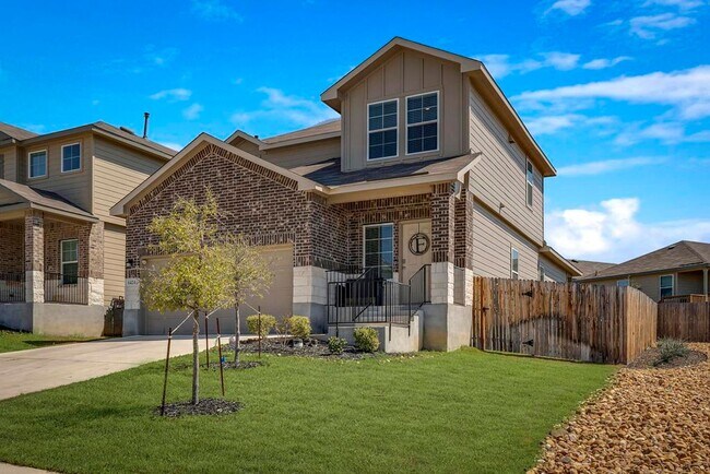 Building Photo - APPLEWOOD UNIT 1