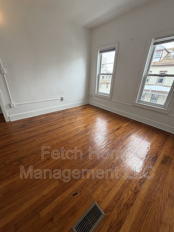 Building Photo - 30 N Franklin St