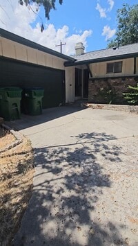 Building Photo - North West Reno 3 bed Room 2 bath 2 car garage Home For Rent,