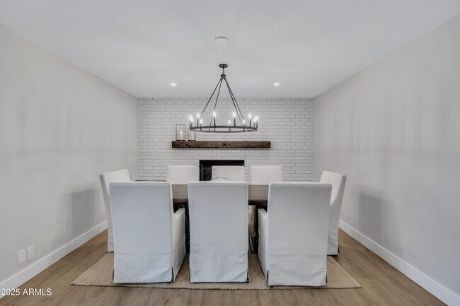 Building Photo - 2011 E Gary Cir