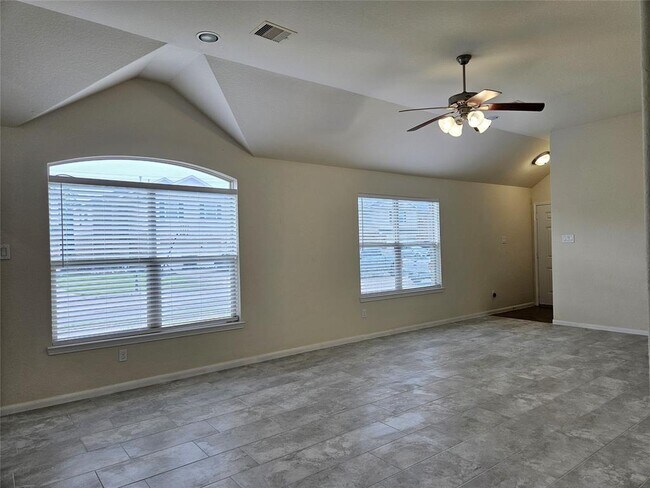 Building Photo - 5231 Lagoon Ct