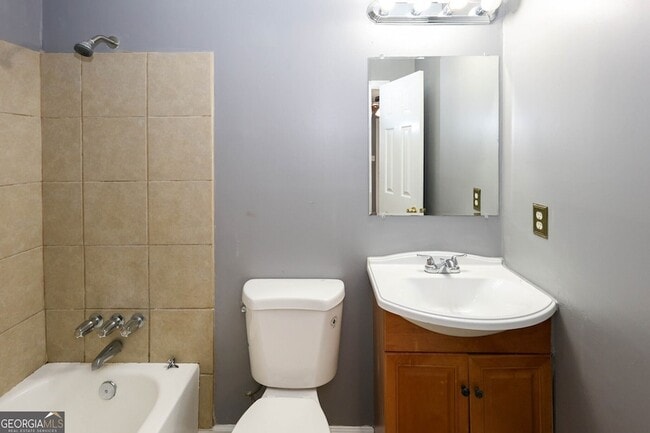 Building Photo - 5461 Park Pl S
