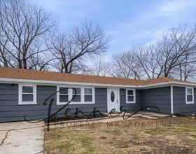 Building Photo - 11305 Lewis Ave