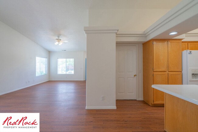 Building Photo - Remodeled 3 Bedroom Townhome with Great Vi...