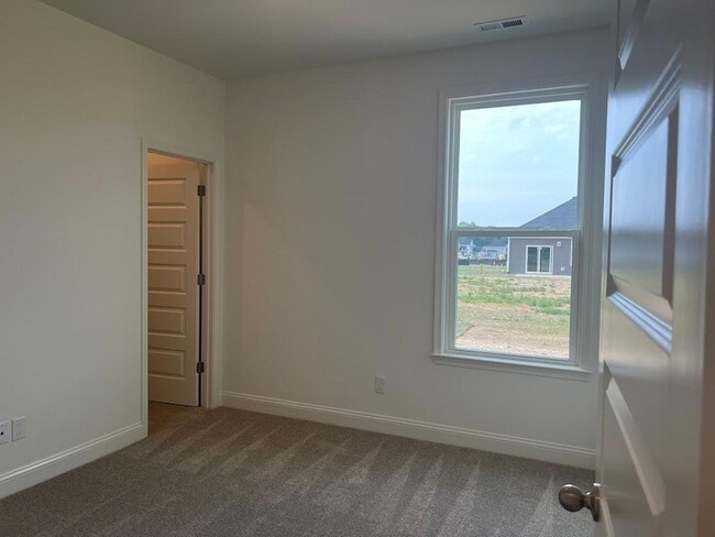 Building Photo - 225 Thomas Gage Dr