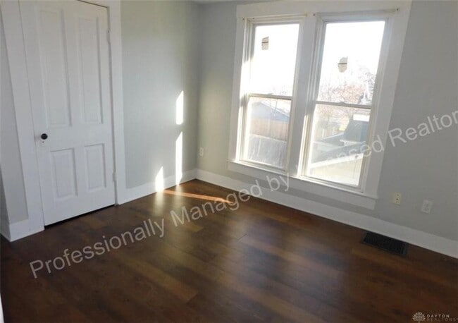 Building Photo - 1580 Highland Ave