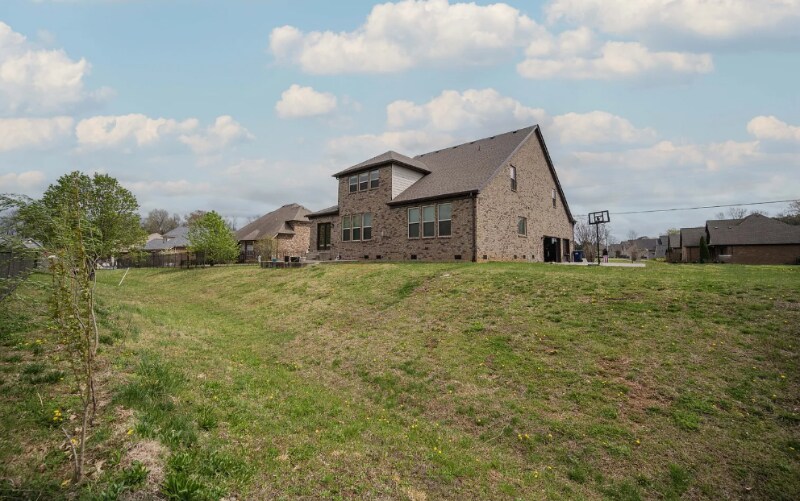 Building Photo - 615 Jim Cedar Dr