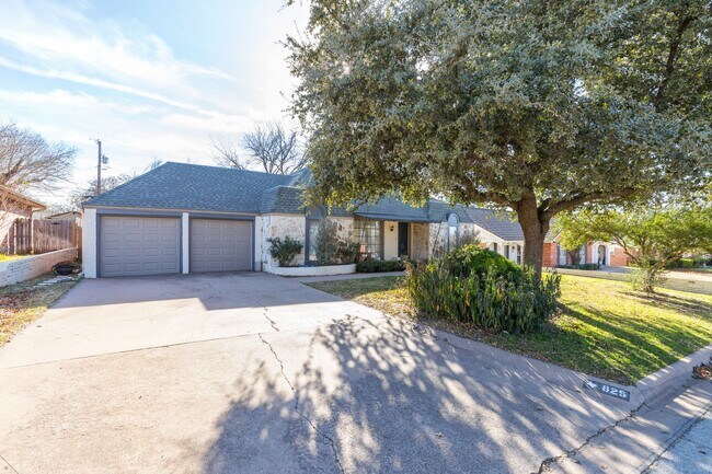 Building Photo - 3/2/2 READY TO RENT! Near ACU; ALL APPLIANCES PROVIDED