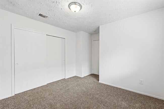 Building Photo - 16826 Carbridge Dr