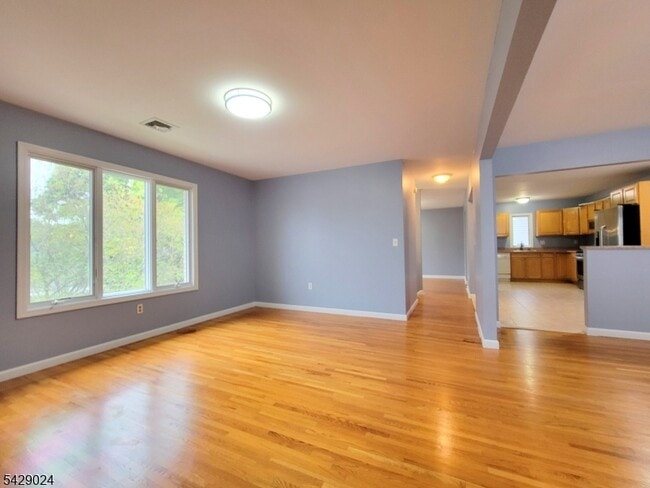 Building Photo - 154 Norwood Ave