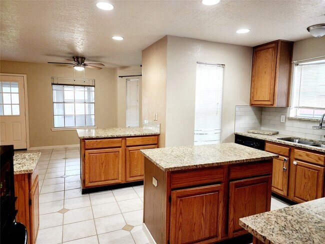 Building Photo - 10306 Jockey Club Dr