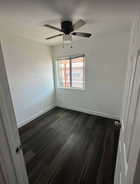 Primary Photo - 415 Iona Dr