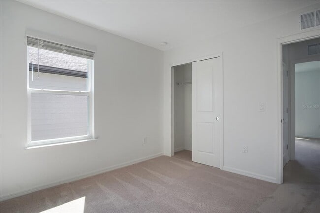 Building Photo - 437 Waterford Dr
