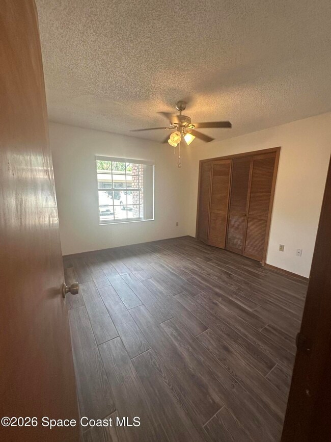 Building Photo - 1600 Woodland Dr