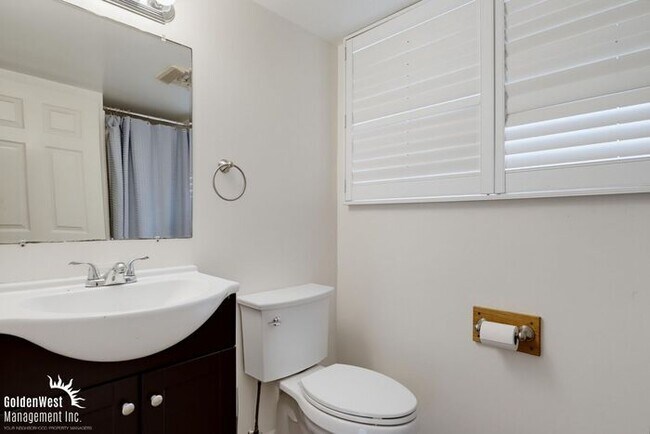 Building Photo - Beautifully Updated 4Bdm 3Ba Home with Private Pool & 2-Car Garage in Mount Helix!