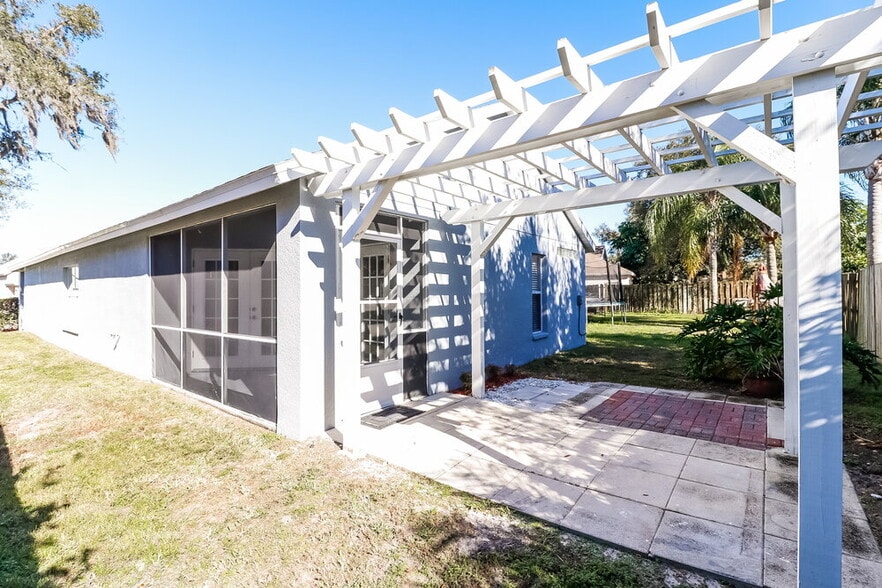 Building Photo - 8646 Persea Ct