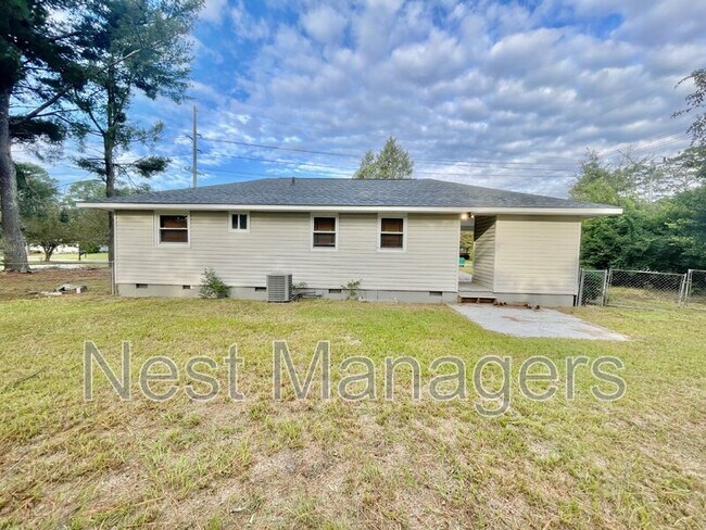 Building Photo - 2201 Ireland Dr
