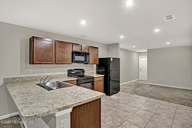 Building Photo - 5958 Creekside Crossing Dr