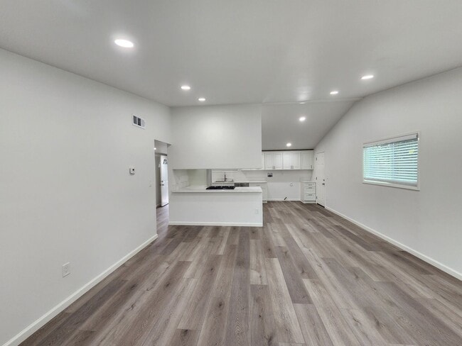 Building Photo - Ferndale 4 bedroom 2 bathroom