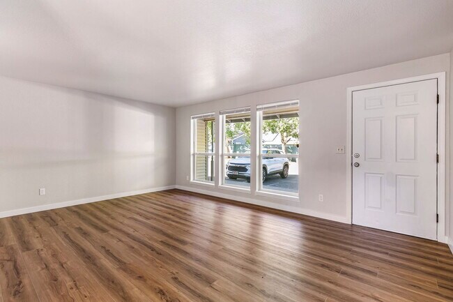 Building Photo - 17442 SE 82nd Dr