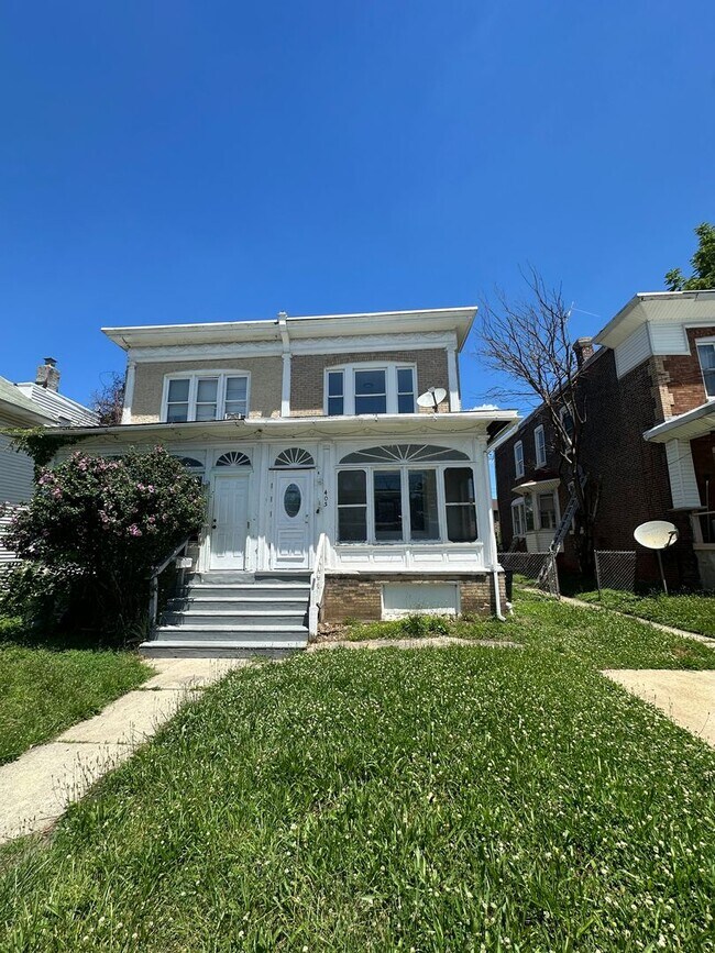 Building Photo - LARGE 4 Bed, 1.5 Bath ready for rent!