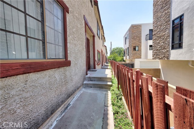 Building Photo - 1290 Elm Ave