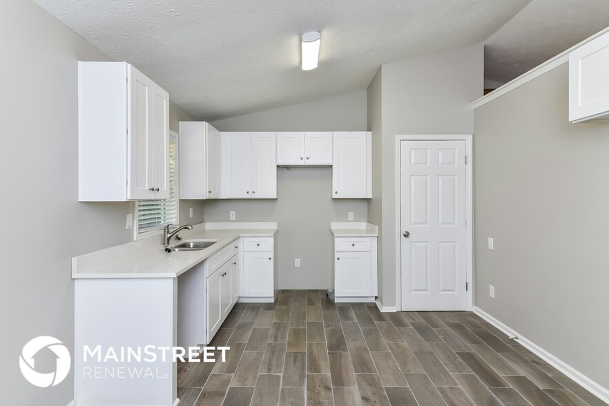 Building Photo - 54 Hidden Valley Dr SW