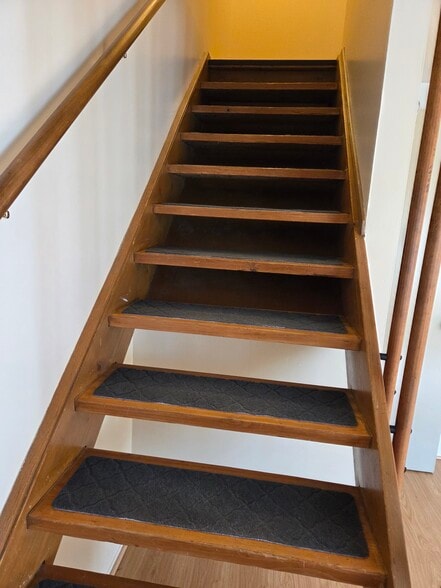 Wood steps with treads - 496 Mercer Rd