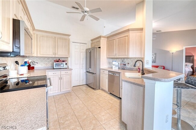 Building Photo - 14561 Glen Cove Dr