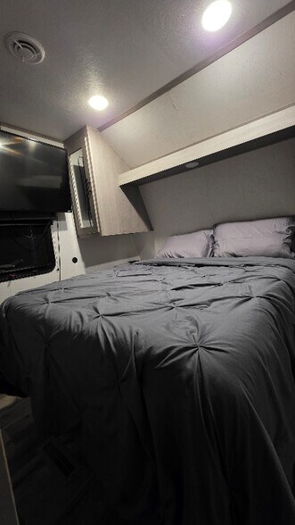 Building Photo - 6835 Purvis Ln