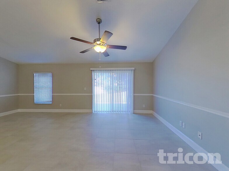 Building Photo - 409 N Dixie Dr