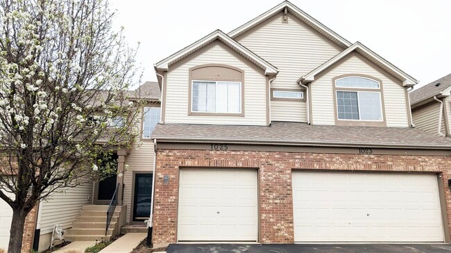 Primary Photo - 1025 Woodview Ct