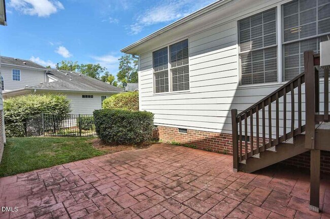 Building Photo - 401 Waverly Hills Dr