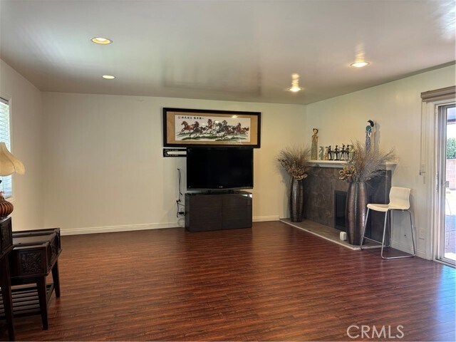 Building Photo - 2032 E Fern Dr