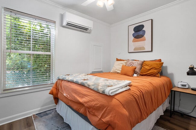 Building Photo - 1911 Government St