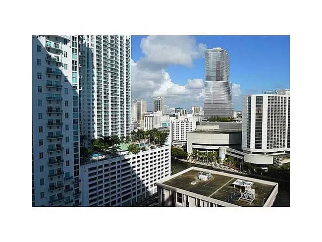 Building Photo - 500 Brickell Ave