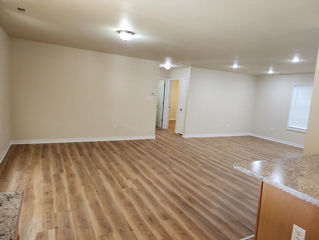 Building Photo - Beautiful 3 Bedroom 2 Bath  Rancher in New Kent!