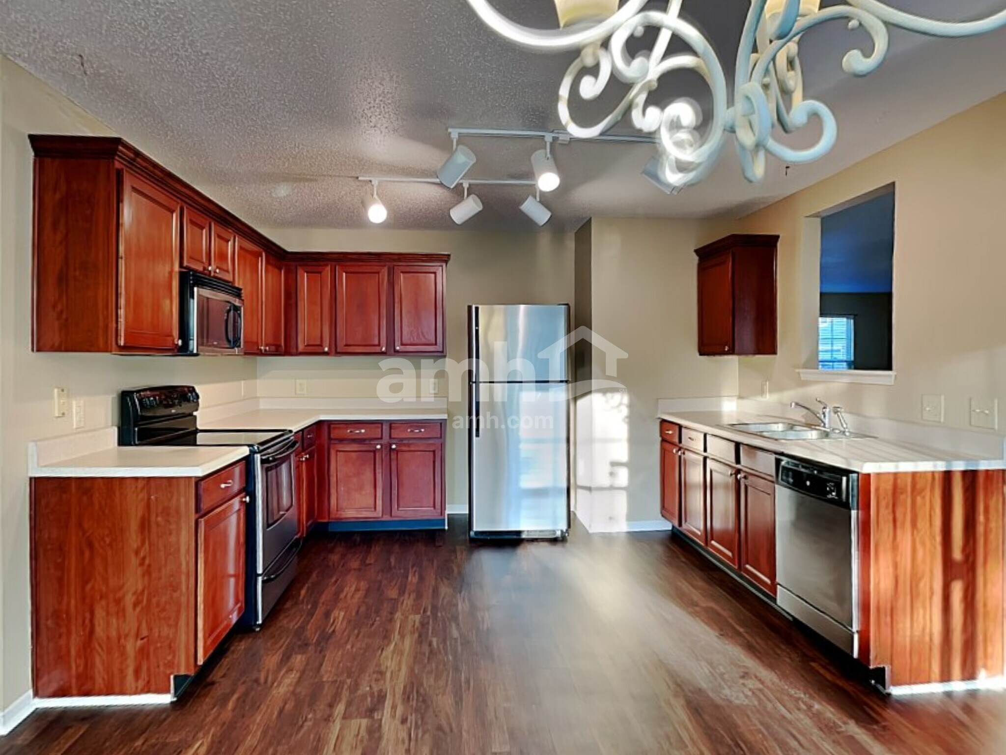 Building Photo - 10621 Inspiration Dr